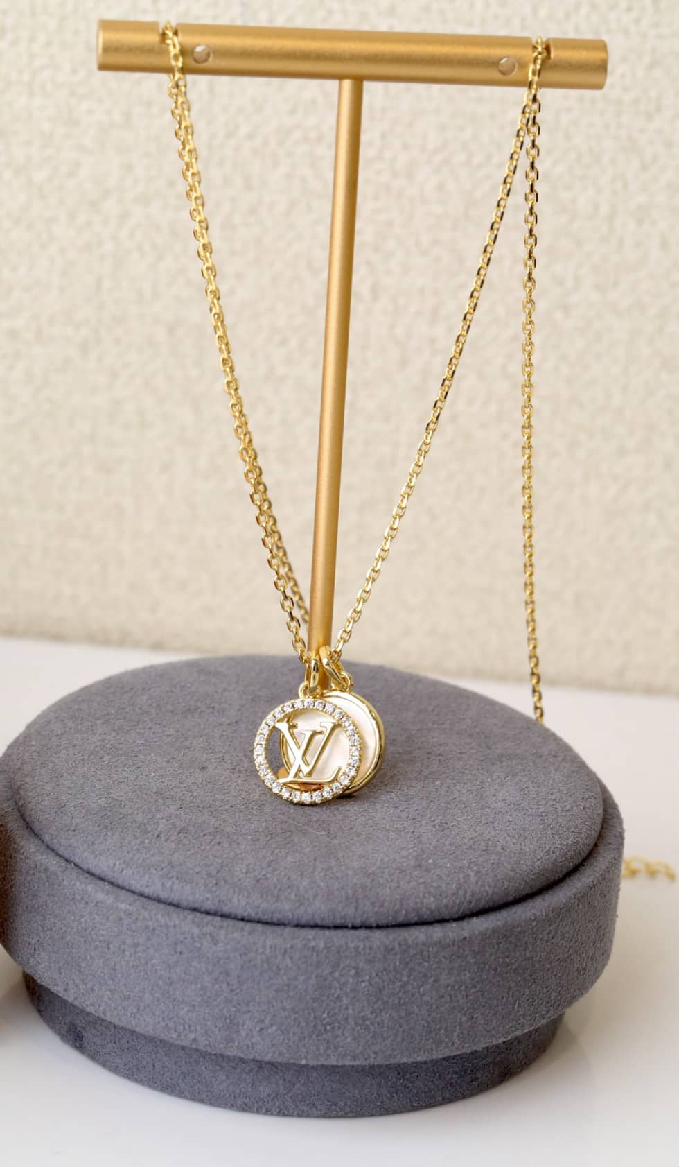 Knockoff L0vis Vvtt0n Logo Necklace