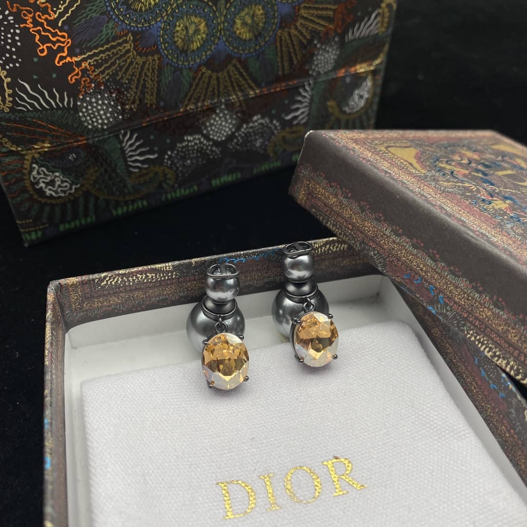 Best Chr1st1an D10r Classic Earring