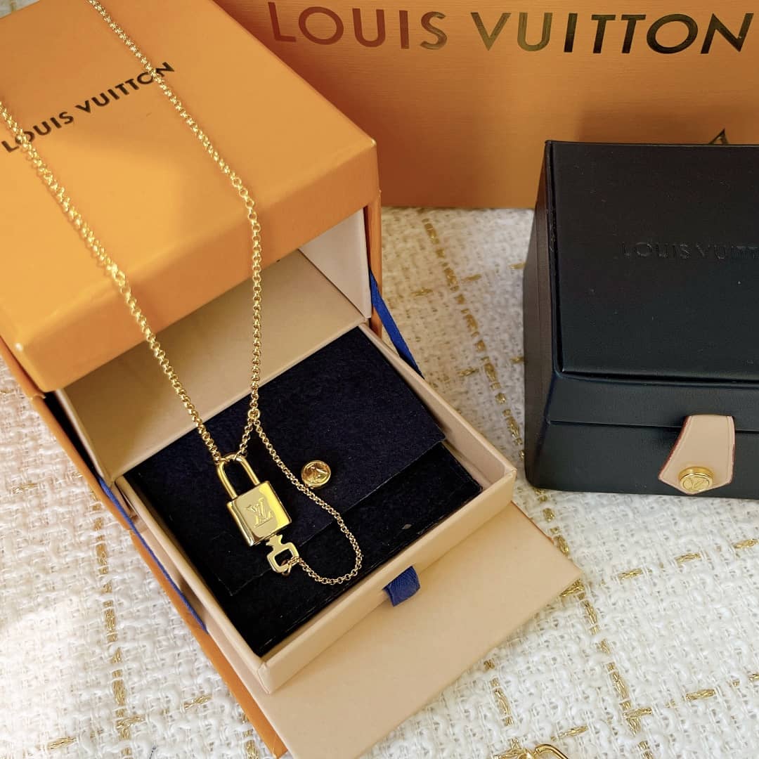 L0vis Vvtt0n Necklace First Copy