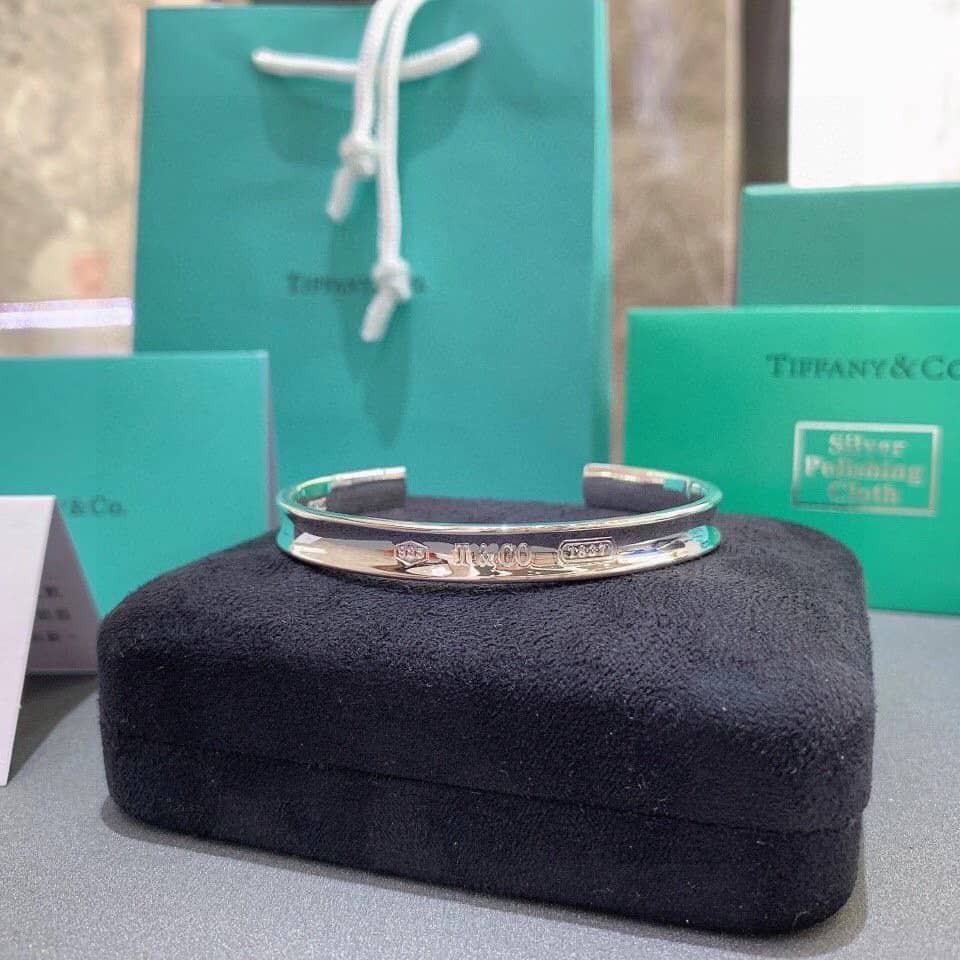 Knockoff T*f*ny Logo Bracelet