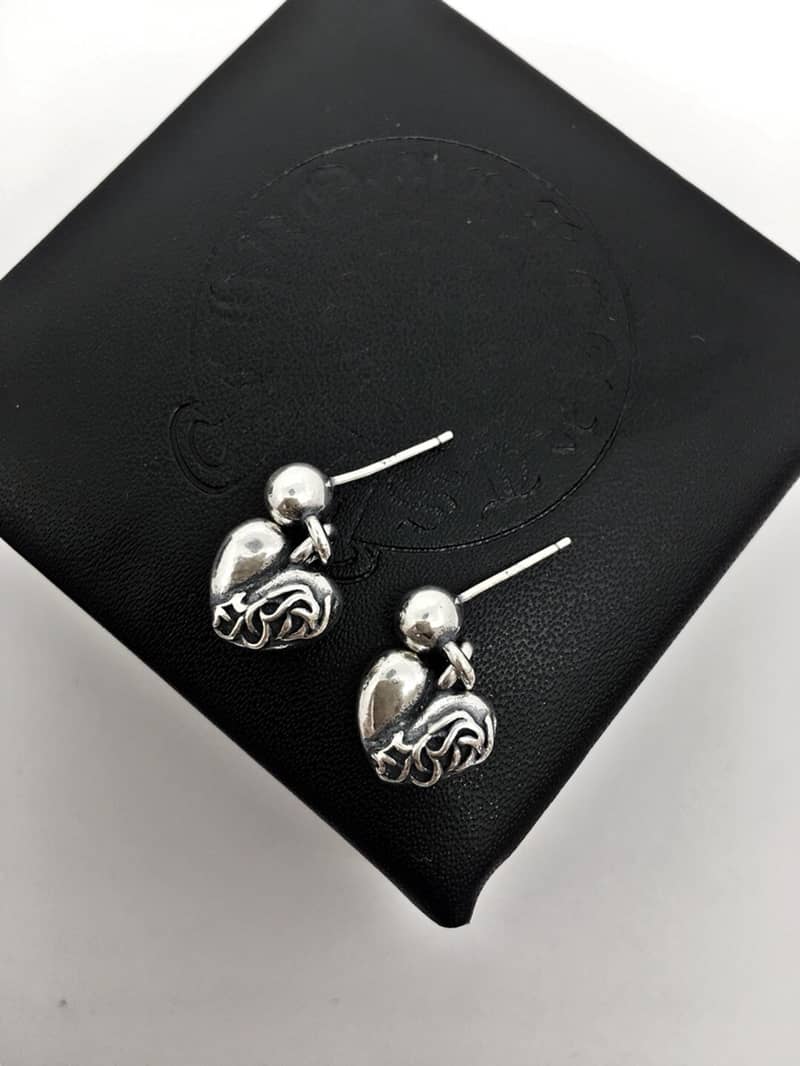 Designer Ch*0me He**ts Classic Earring
