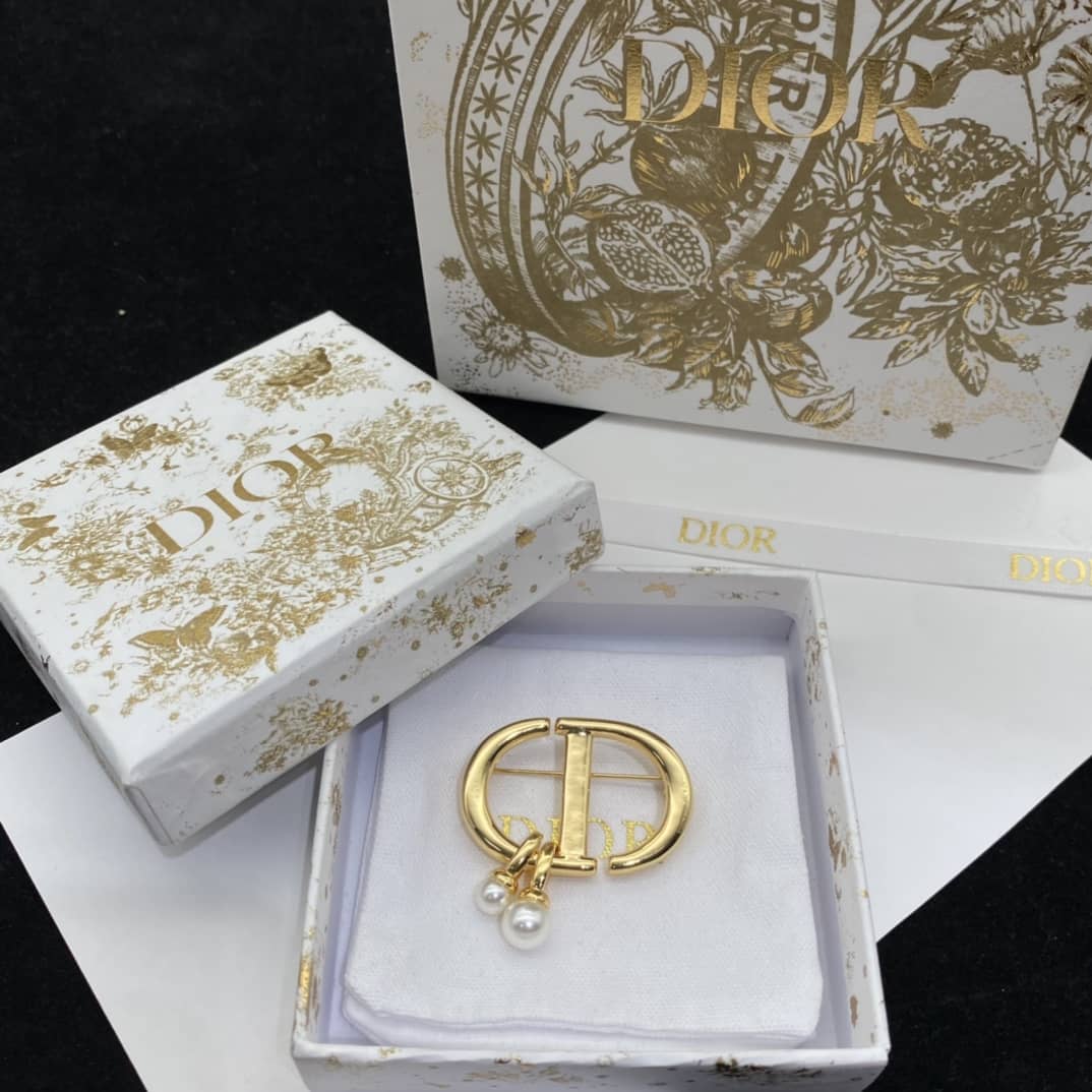 Replica Chr1st1an D10r Brooch