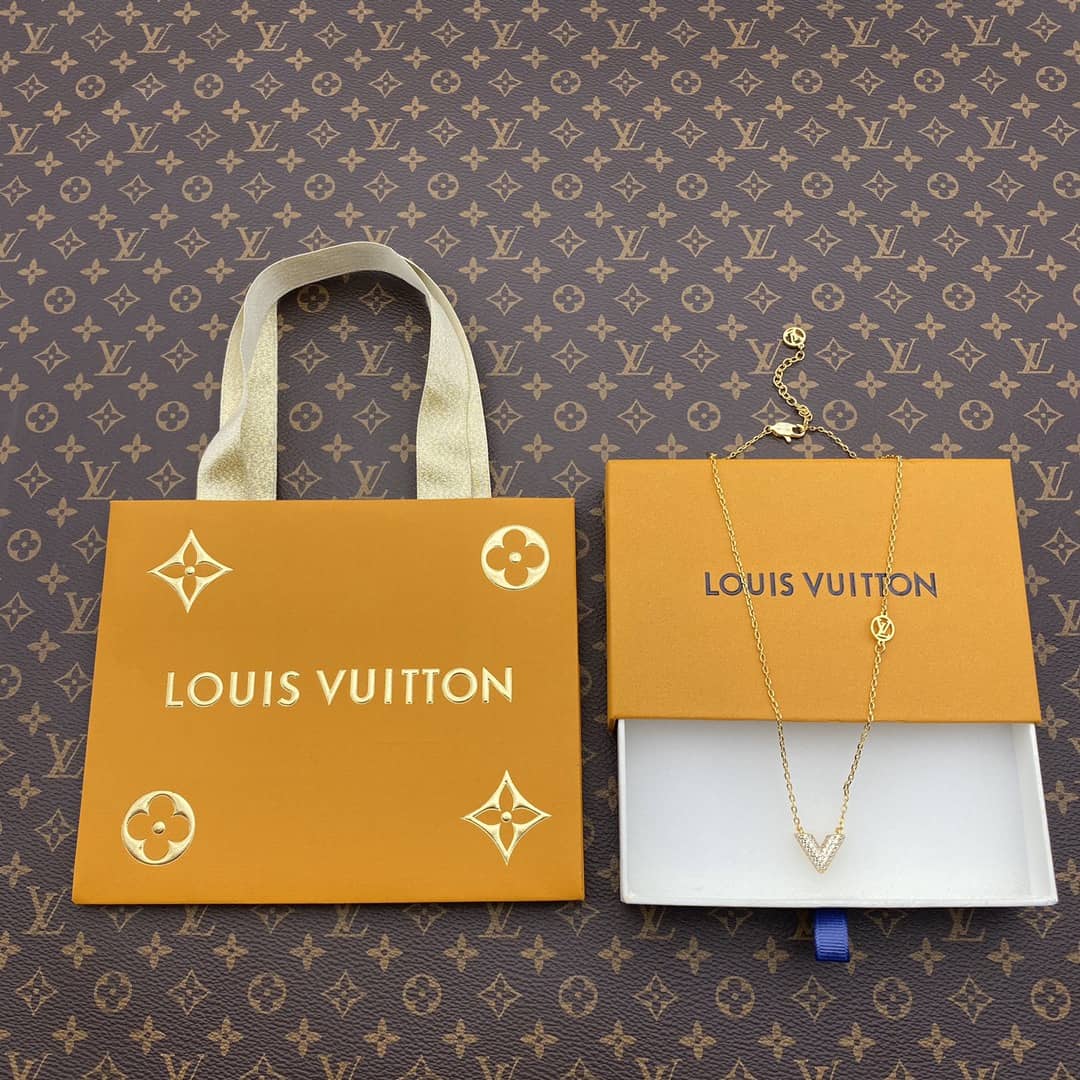 7 Star L0vis Vvtt0n Necklace