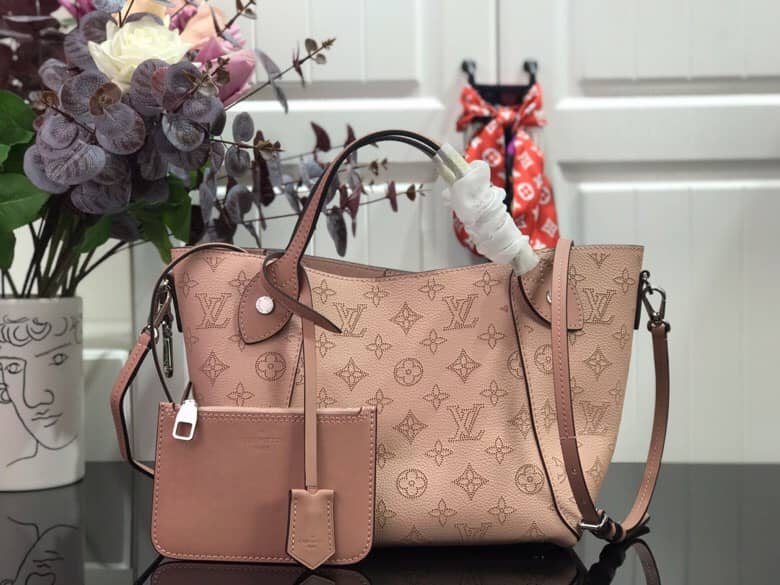 L0vis Vvtt0n Mahina Hina PM Leather Tote Replica Pink M54353