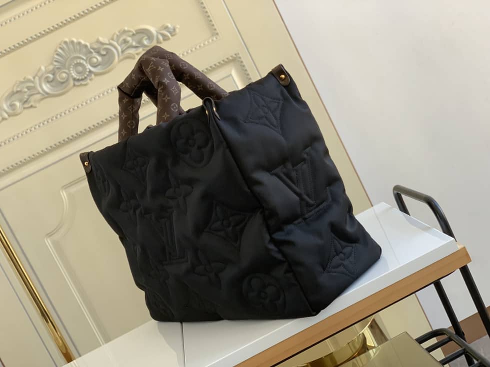 L0vis Vvtt0n Onthego GM Nylon Monogram Pilow Giant Black M59007 Replica Tote