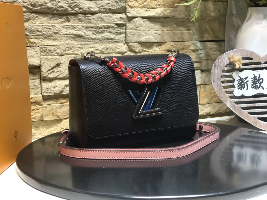 L0vis Vvtt0n Twist MM Bag Black M50296 Replica