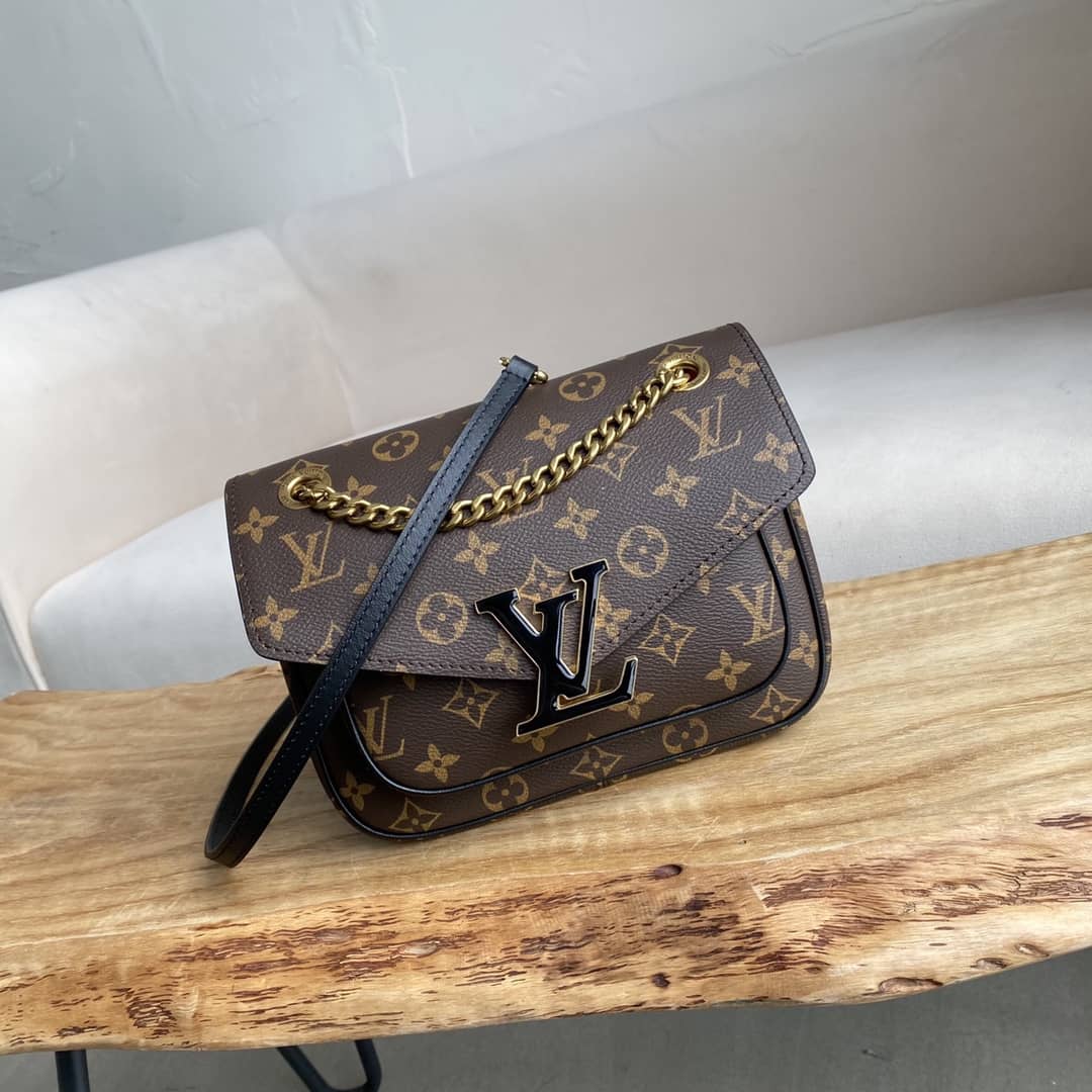 L0vis Vvtt0n Monogram Canvas Passy Replica Handbag M45592