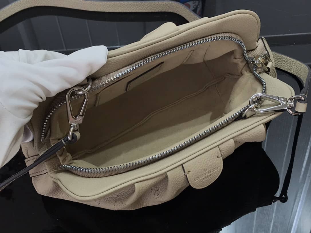 L0vis Vvtt0n Scala Mini Replica Pouch Gray M80092