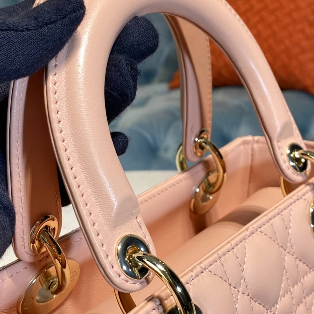 Chr1st1an D10r Lady 24CM Replica Bag