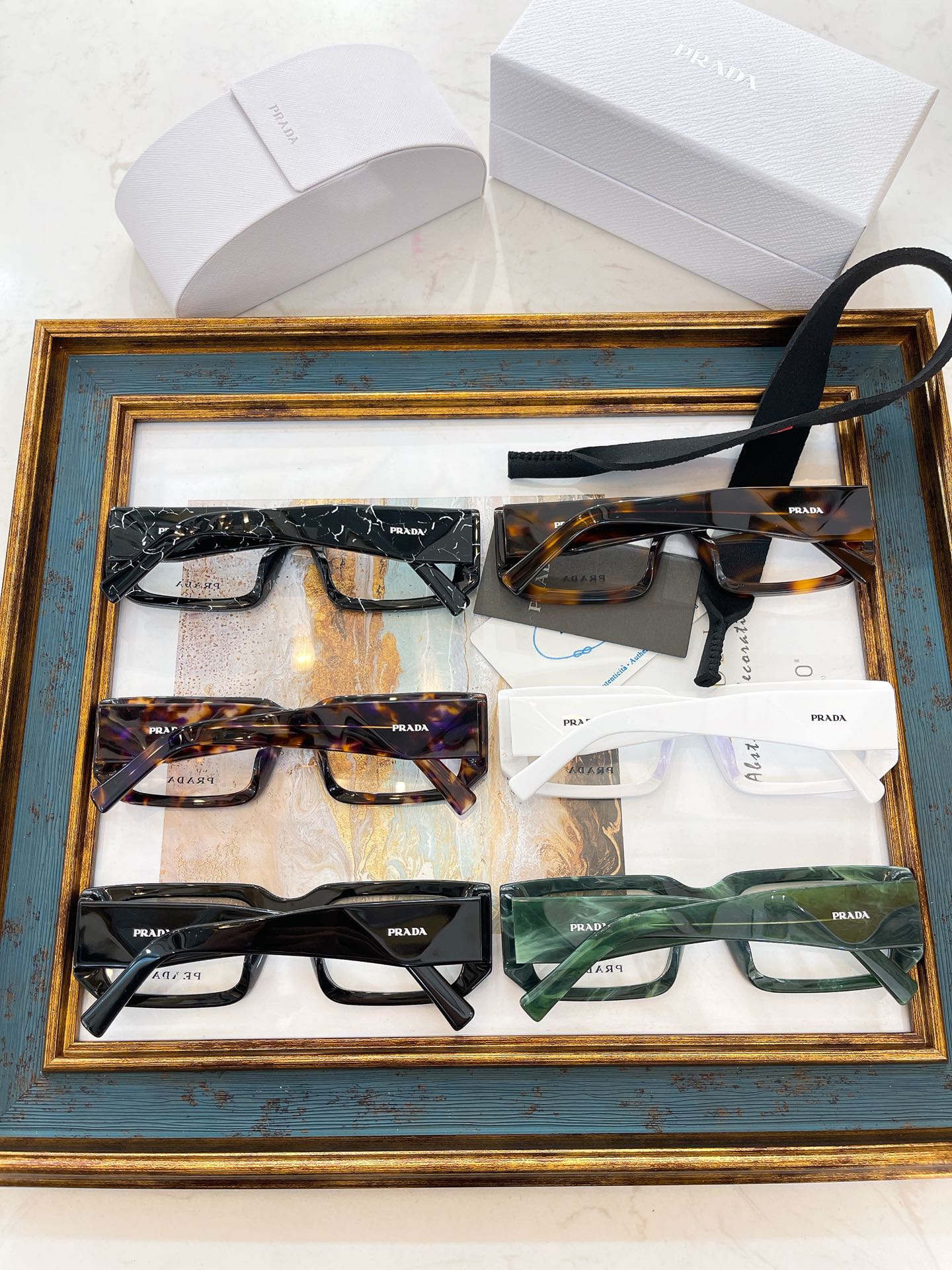 Pra*a Glasses