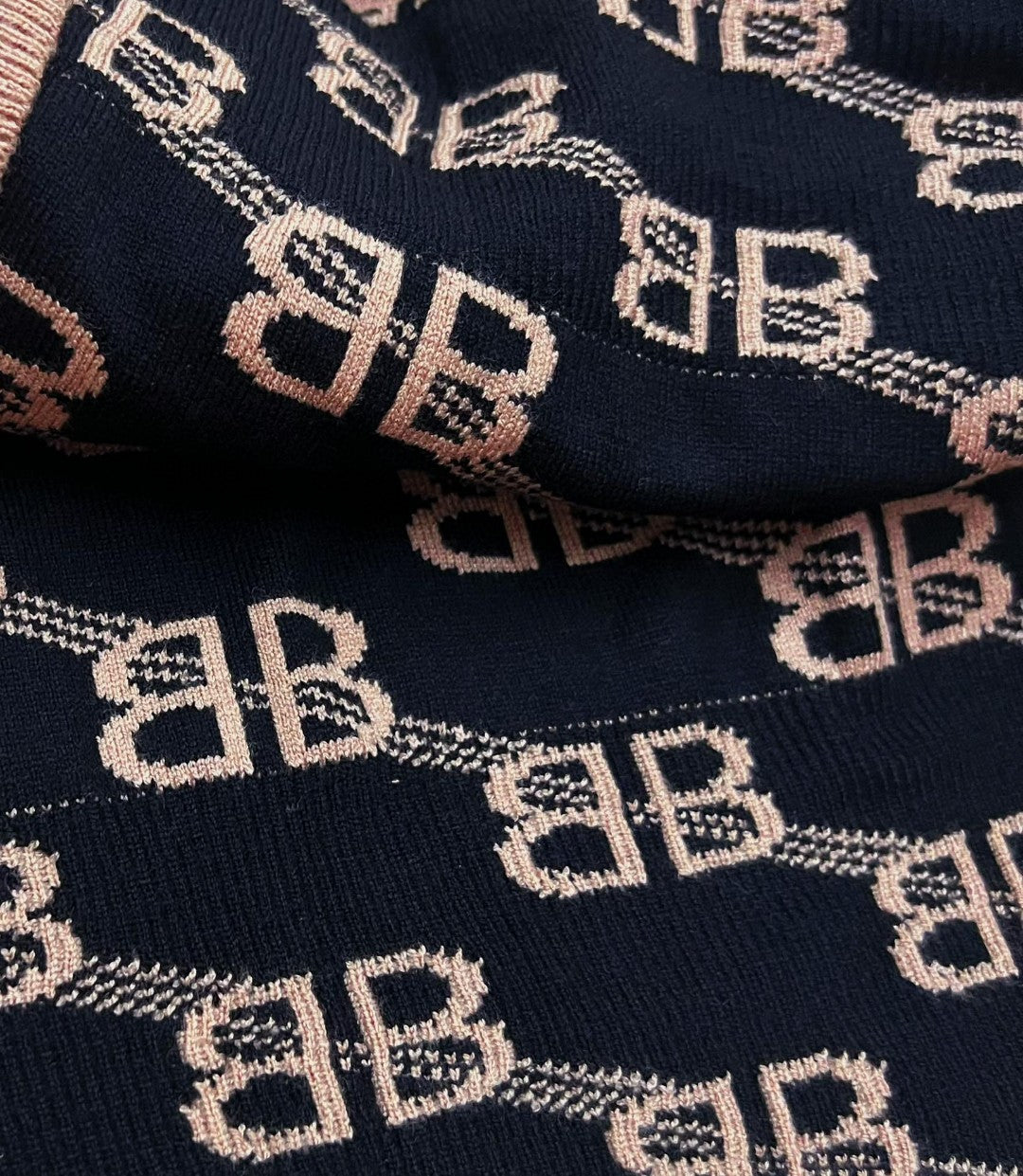 Ba1en*iaga Sweater