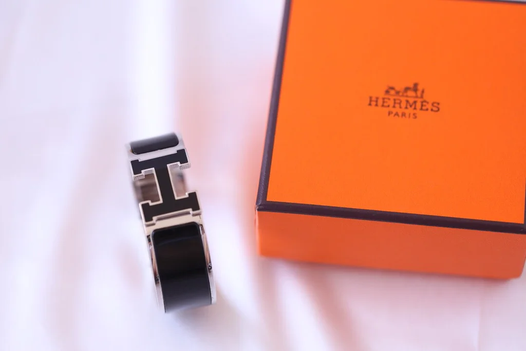 H**me5 bracelet