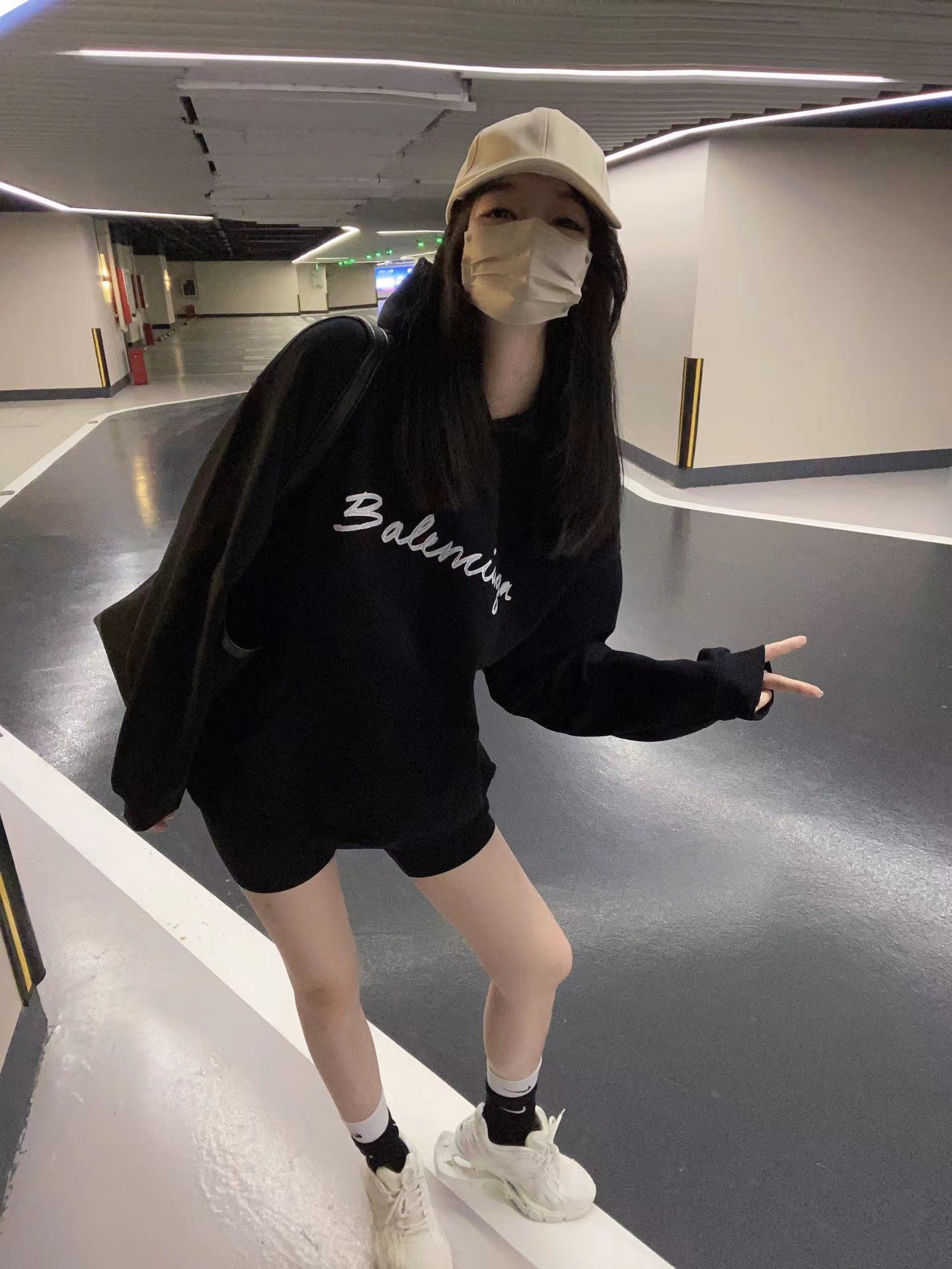 Ba1en*iaga Hoodie