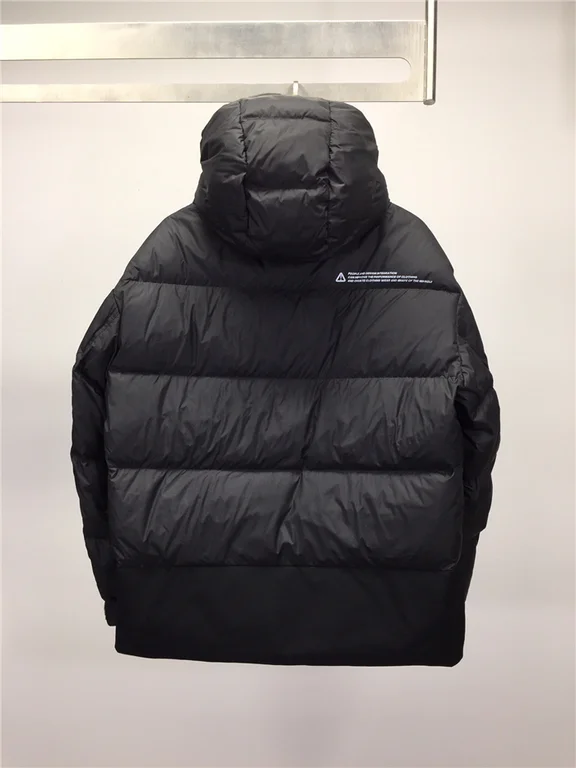 2021fw F**di Dwon Jacket