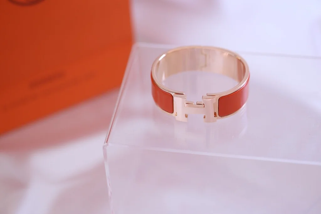 H**me5 bracelet